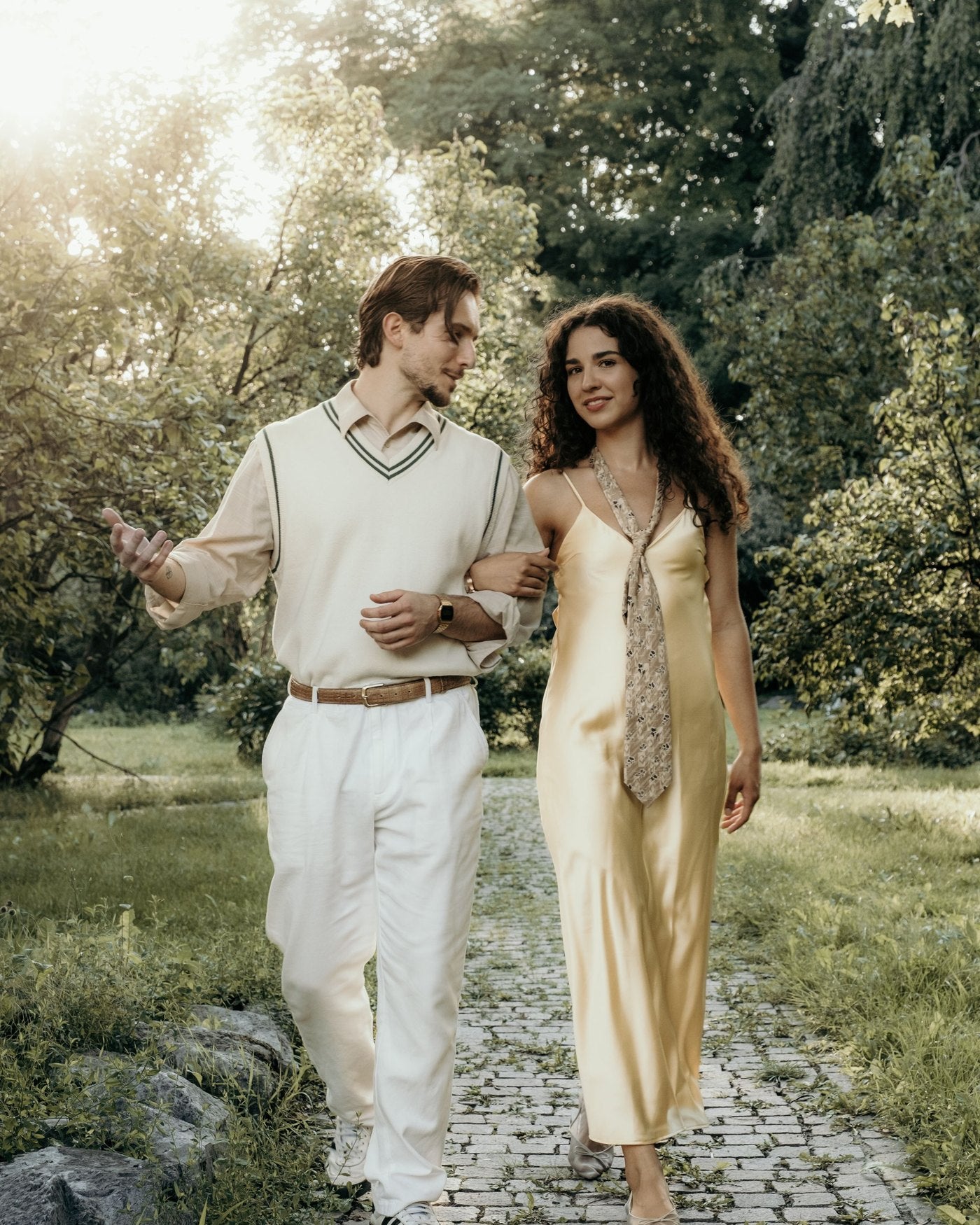 Lookbook: pareja en el jardín